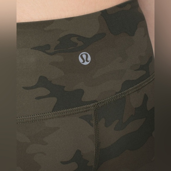 Lululemon Wunder Under Pant *Full-On Luxtreme
Savasana Camo 20cm Fatigue Green - Picture 3 of 9